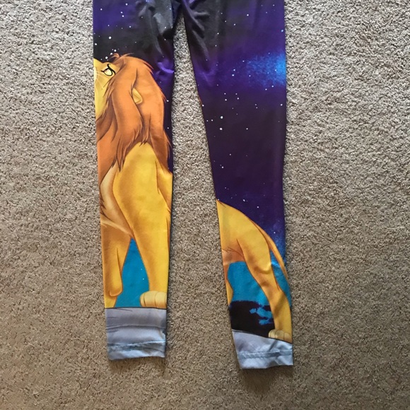Disney Pants - Disney Lion King leggings XS